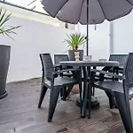 Oporto Wine Cellars Flat With Terrace *