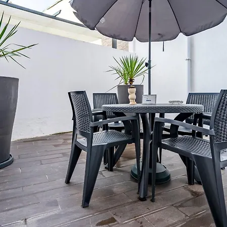 Oporto Wine Cellars Flat With Terrace *