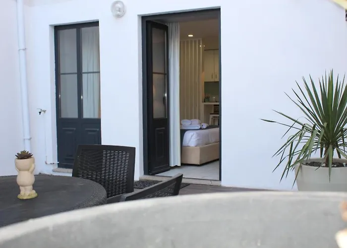 Oporto Wine Cellars Flat With Terrace *