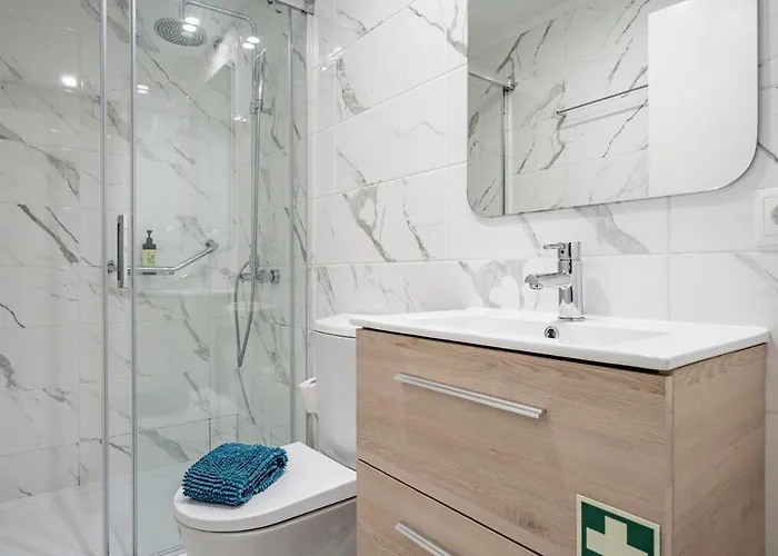 Oporto Wine Cellars Flat With Terrace *