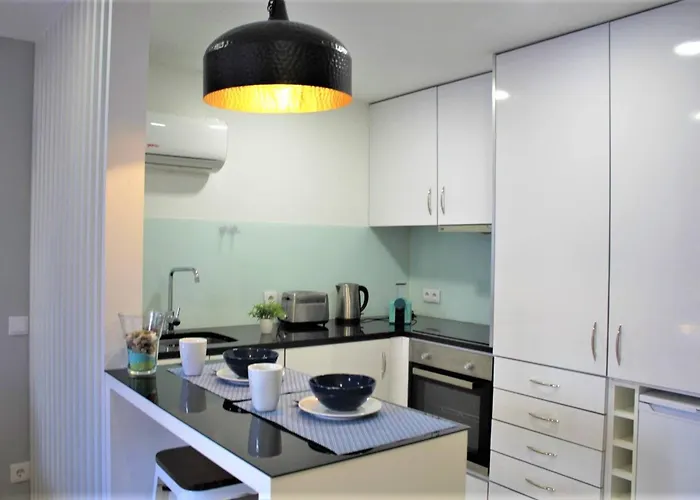 Oporto Wine Cellars Flat With Terrace