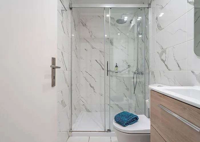 Oporto Wine Cellars Flat With Terrace